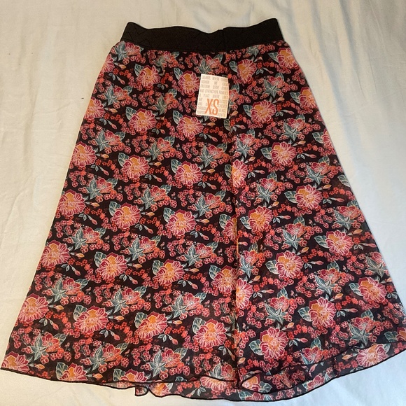 LuLaRoe Lola Skirt NWT - Picture 1 of 3
